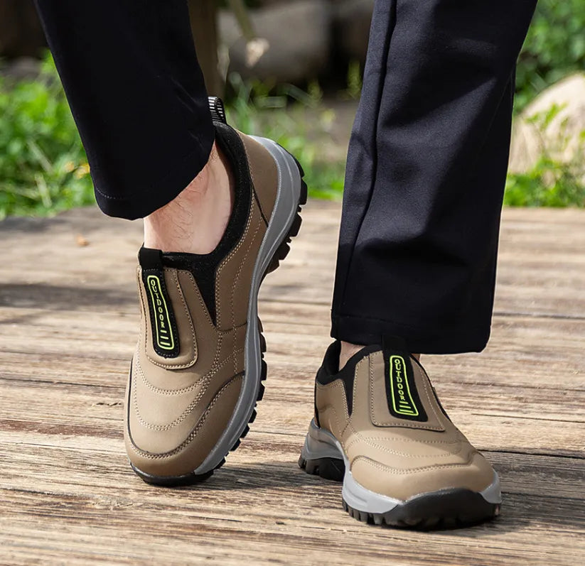 🎁50 % popusta danes – ne zamudite! 👞 Moški ortopedski semiš čevlji ✅ Lajša bolečine v stopalih ✅ Podpora za stopalni lok: Celodnevno udobje